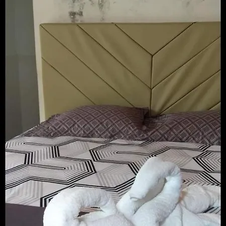 Naca Homestay Manado Exterior foto